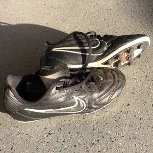 Nike soccer cleats KIDS
